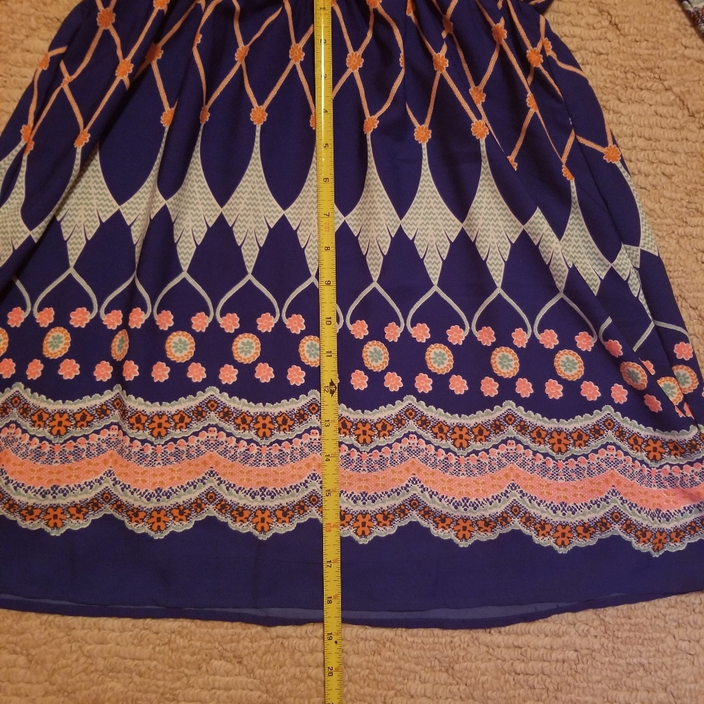 Cold shoulder dress - Picture 8 of 11